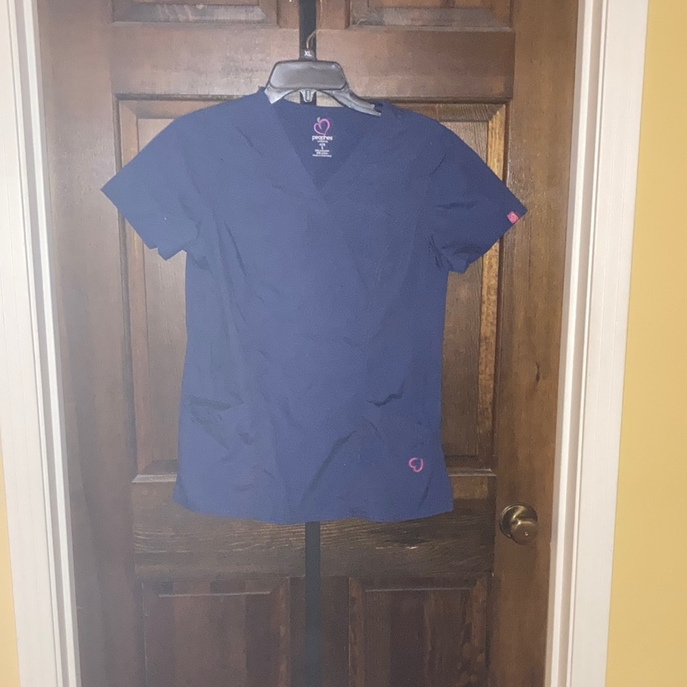 Peaches Uniforms Navy Blue V-Neck Scrub Top